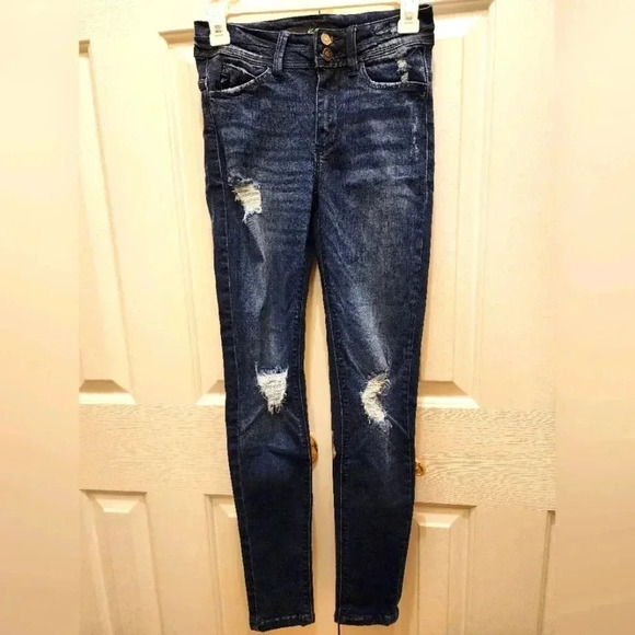 KanCan Denim - Kancan Mid Rise Super Distressed Skinny Jeans - Size 24- NWOT 💙